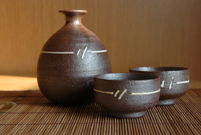 Sake set kutani ware grapes style japan made